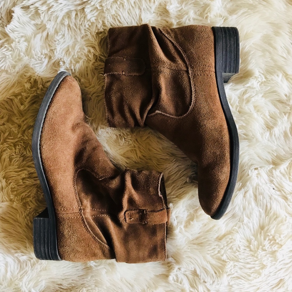 AE slouchy brown western booties
